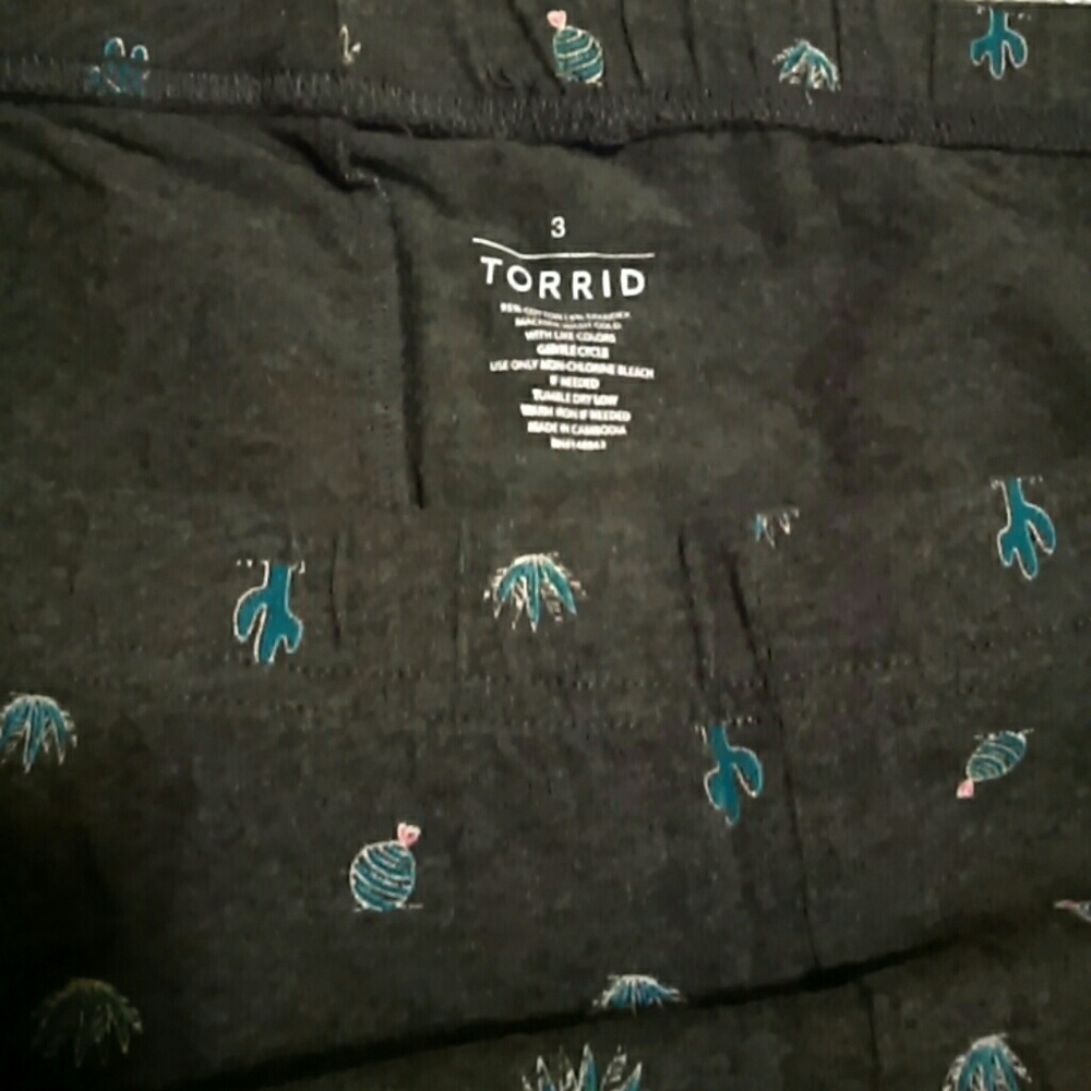 Torrid gray cactus leggings